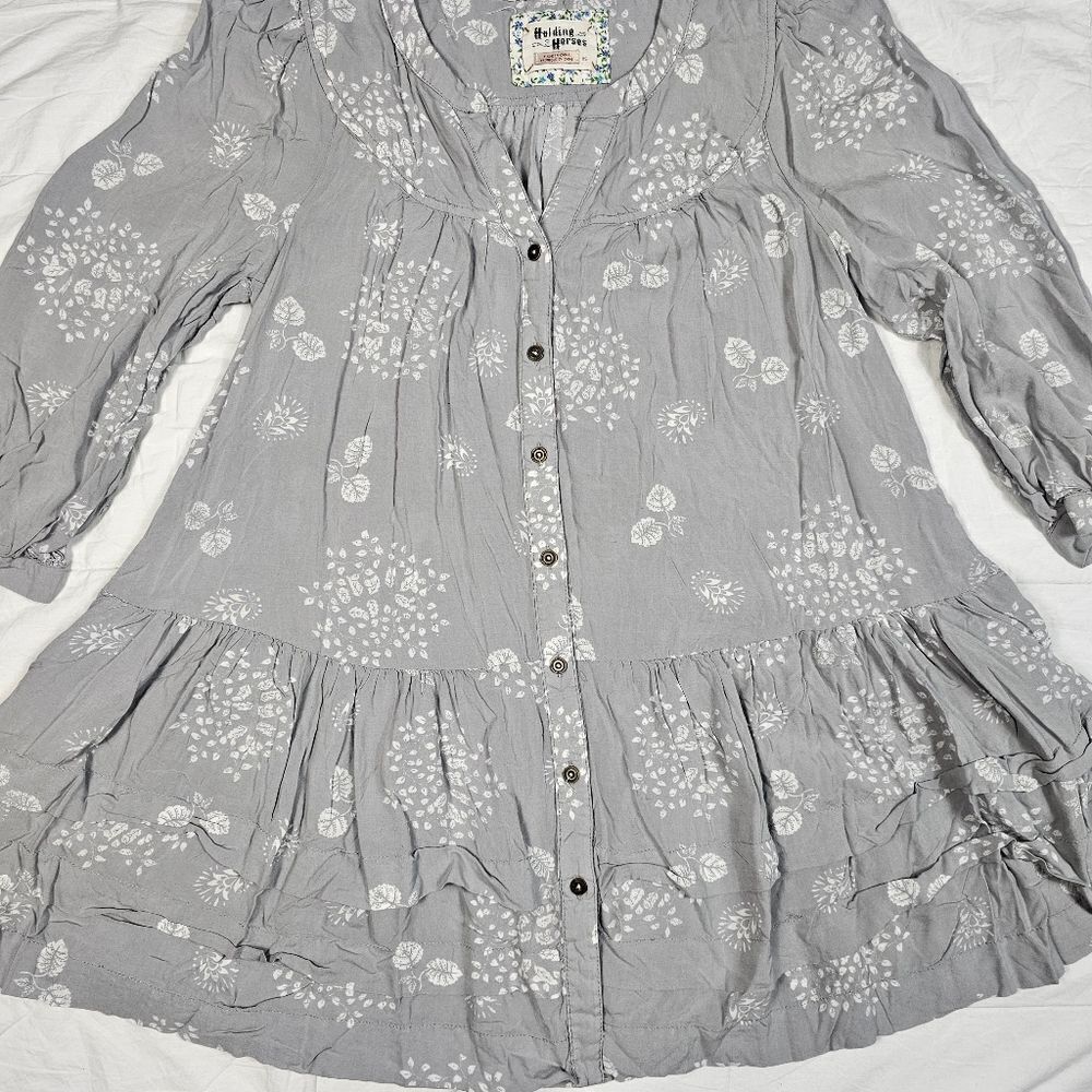 Holding Horses Anthropology Grey Floral Print Ruffle Tunic Top Women's Size XS - Picture 3 of 8